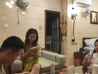 Very fashionable Chinese beauty, advent equal to a young latitudinarian